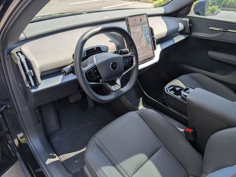 Used 2025 Volvo EX30 Plus w/ Protection Package Premier AWD/4WD image 9