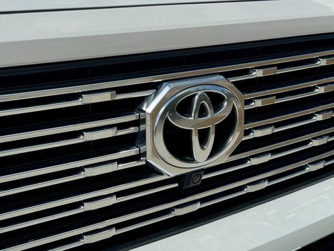 Used 2025 Toyota Tacoma Limited AWD/4WD image 71