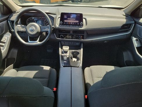 Used 2024 Nissan Rogue S FWD image 17