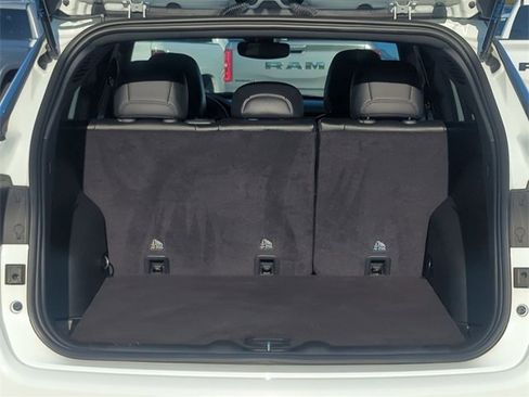 Certified 2024 Jeep Compass Limited image 23