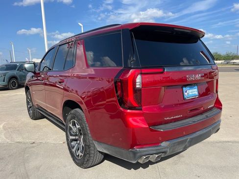 Used 2025 GMC Yukon AT4 w/ AT4 Premium Package AWD/4WD image 5
