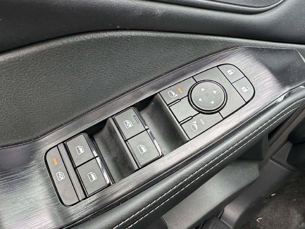Certified 2025 Nissan Rogue SV w/ SV Premium Package AWD/4WD image 32