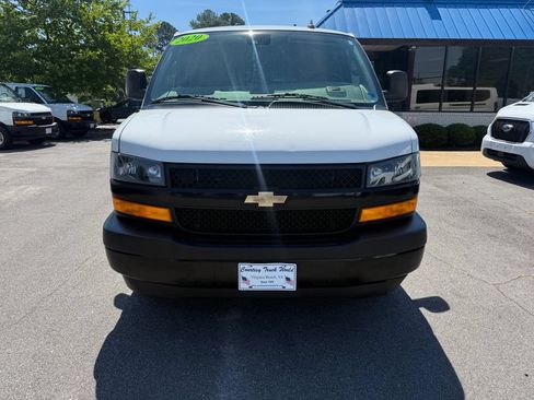 Used 2020 Chevrolet Express 3500 w/ Driver Convenience Package RWD image 6
