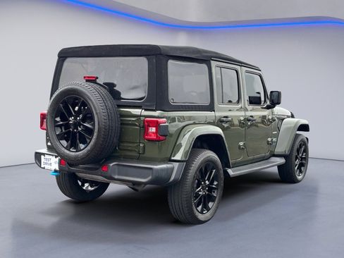 Used 2022 Jeep Wrangler Unlimited Sahara w/ Cold Weather Group image 9