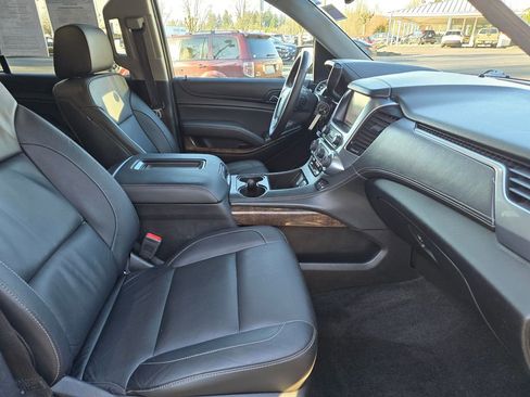 Used 2018 Chevrolet Suburban LT image 5