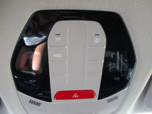 Used 2025 Kia K4 FWD image 24