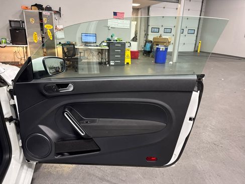 Used 2019 Volkswagen Beetle 2.0T S image 25