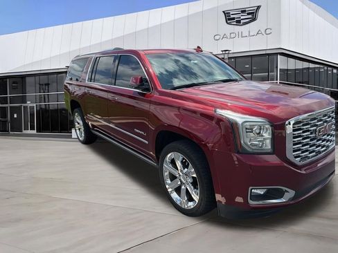 Used 2019 GMC Yukon XL Denali w/ Denali Ultimate Package AWD/4WD image 7