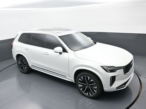 Used 2025 Volvo XC90 T8 Ultra w/ Protection Package image 30