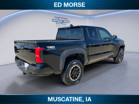 Used 2024 Toyota Tacoma TRD Off-Road AWD/4WD image 5