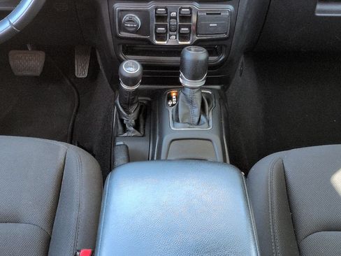 Used 2022 Jeep Gladiator Sport AWD/4WD image 19