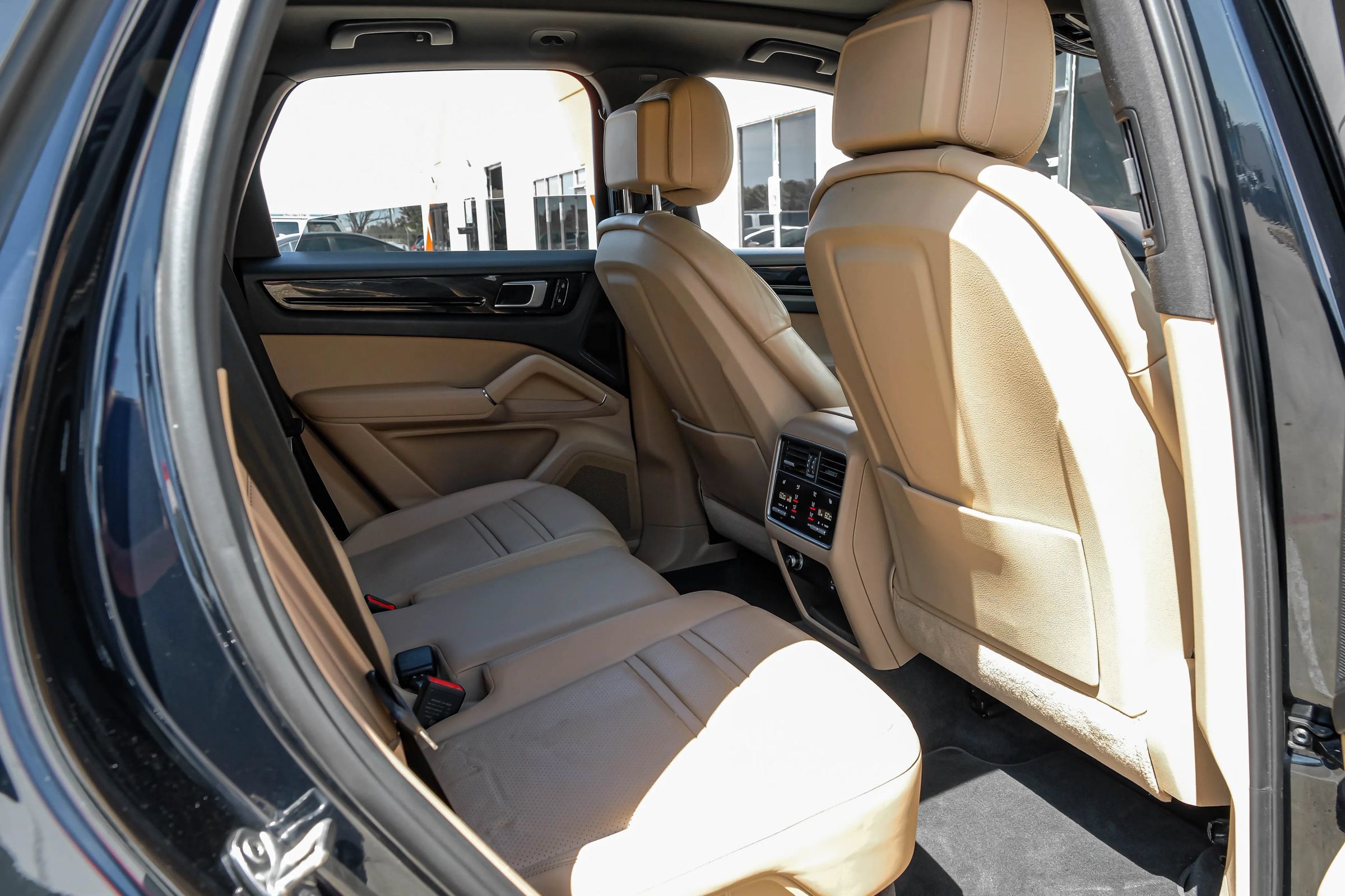 Used 2019 Porsche Cayenne AWD/4WD image 36
