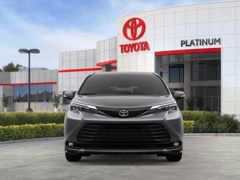 New 2026 Toyota Sienna XLE FWD image 17