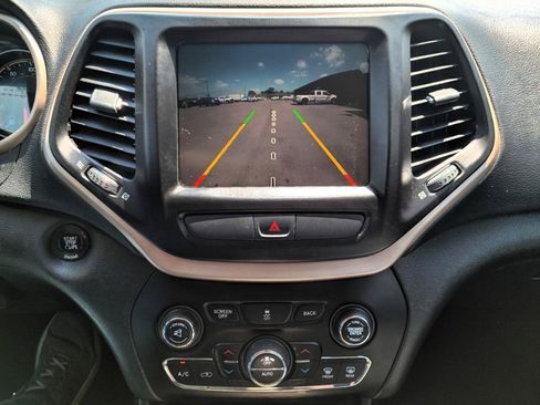 Used 2016 Jeep Cherokee Limited AWD/4WD image 10