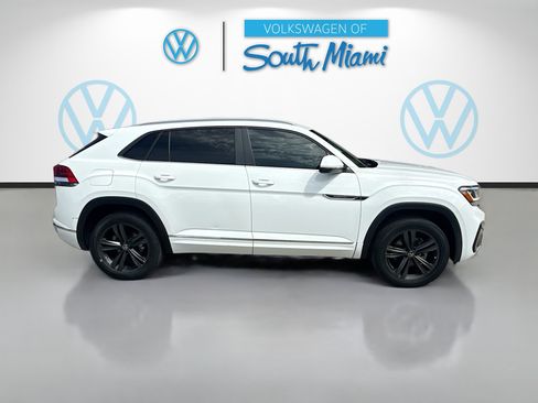 Certified 2021 Volkswagen Atlas Cross Sport SE w/ Panoramic Sunroof Package FWD image 8