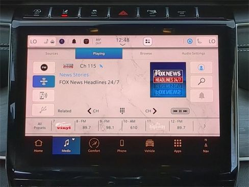 Used 2024 Jeep Grand Cherokee L Limited w/ Black Appearance Package image 22