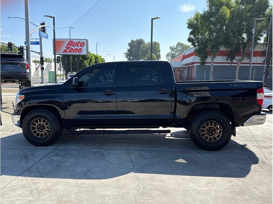 Used 2017 Toyota Tundra SR5 w/ SR5 Upgrade Package AWD/4WD image 4