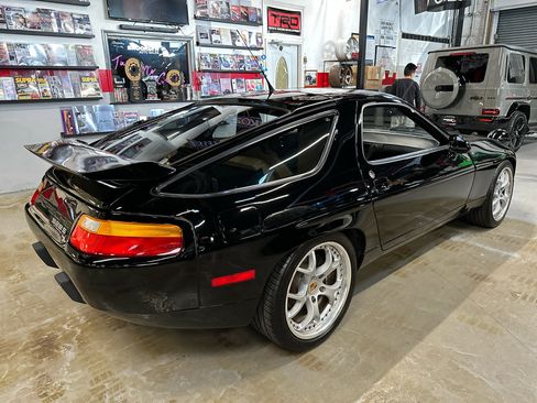 Used 1988 Porsche 928 S4 image 5