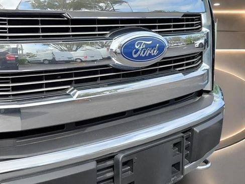 Used 2017 Ford F150 Lariat w/ Equipment Group 502A Luxury AWD/4WD image 29