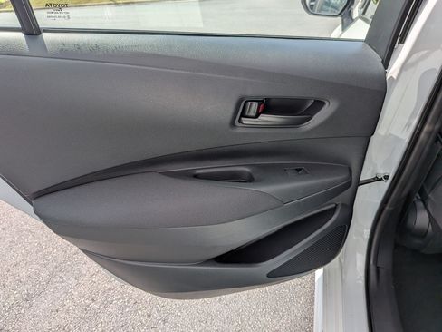 Used 2025 Toyota Corolla LE FWD image 19