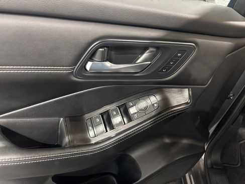 Certified 2025 Nissan Rogue SL w/ Tech Package image 12