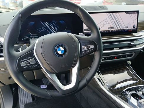 Used 2025 BMW X5 xDrive50e image 21