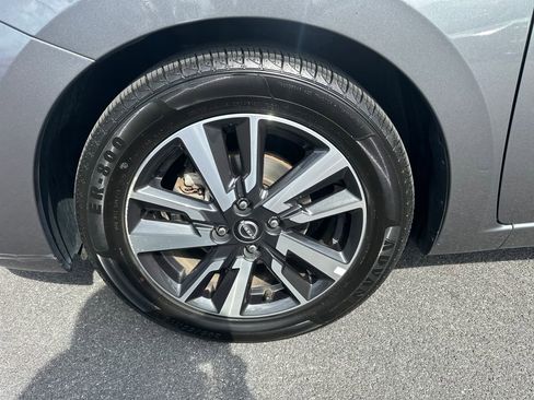 Used 2025 Nissan Versa SV FWD image 12