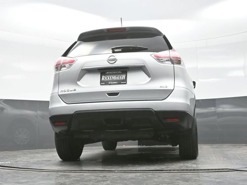 Used 2016 Nissan Rogue S w/ Appearance Package image 27