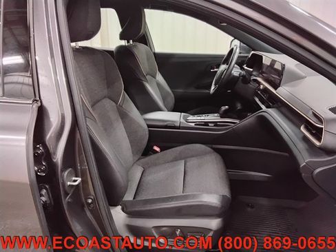 Used 2023 Toyota Crown AWD/4WD image 14