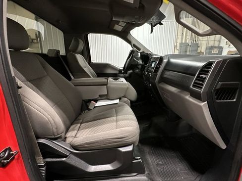 Used 2019 Ford F250 XLT w/ Snow Plow Prep Package image 27