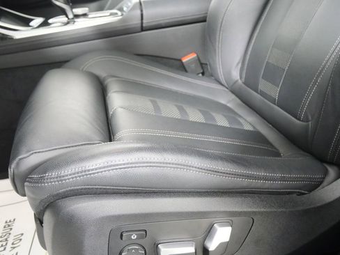 Used 2022 BMW X7 xDrive40i w/ M Sport Package AWD/4WD image 9