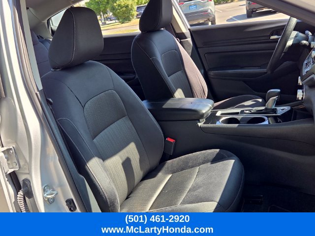 Used 2024 Nissan Altima 2.5 SV FWD image 17
