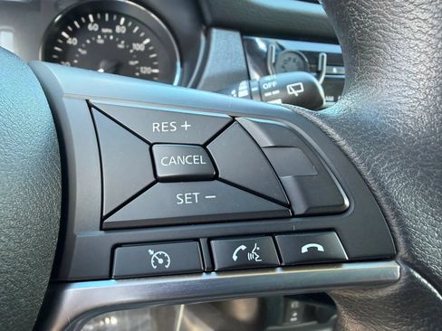 Used 2017 Nissan Rogue S w/ S Appearance Package AWD/4WD image 23