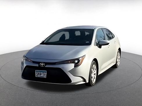 Used 2025 Toyota Corolla LE image 3