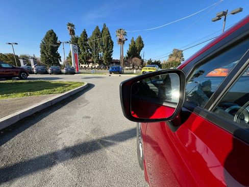 New 2025 Nissan Versa SV w/ Trunk Package image 35