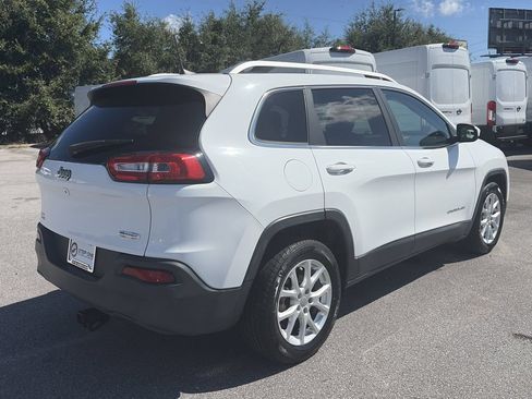 Used 2016 Jeep Cherokee Latitude FWD image 7