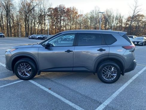 Certified 2021 Nissan Rogue S image 4