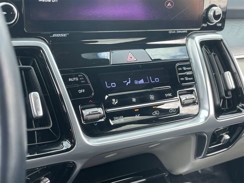 Used 2023 Kia Sorento SX Prestige image 28