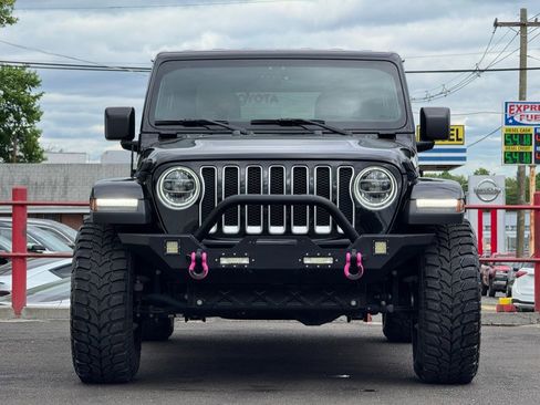 Used 2018 Jeep Wrangler Unlimited Sahara AWD/4WD image 2