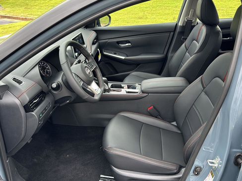 New 2025 Nissan Sentra SR w/ SR Premium Package image 8