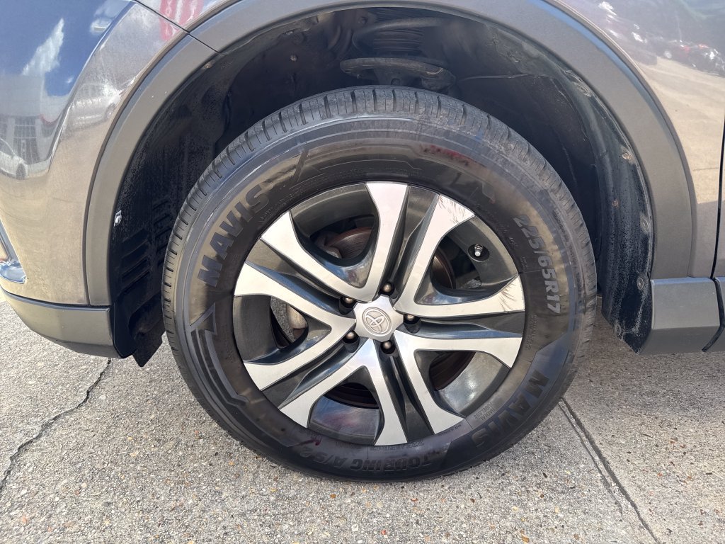 Used 2016 Toyota RAV4 LE FWD image 29