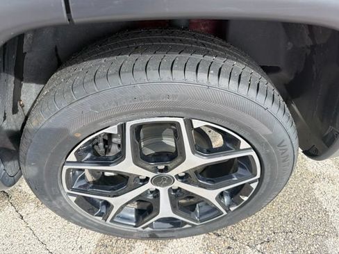 Used 2025 Jeep Compass Limited AWD/4WD image 9
