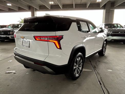 Used 2025 Chevrolet Equinox LT FWD image 5