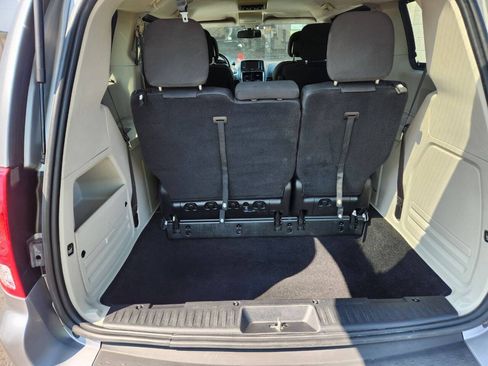 Used 2019 Dodge Grand Caravan SE w/ UConnect Hands-Free Group FWD image 22
