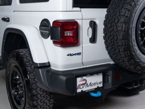Used 2023 Jeep Wrangler Unlimited Rubicon 4xe AWD/4WD image 12