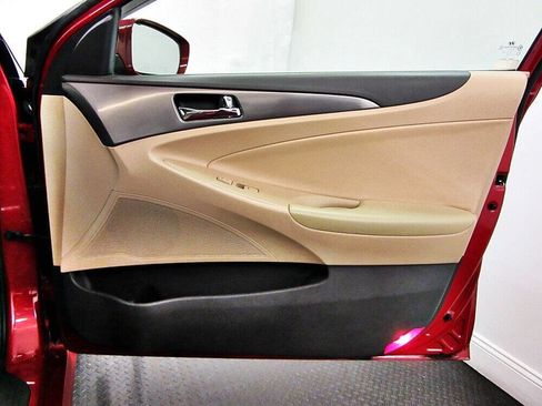 Used 2012 Hyundai Sonata Hybrid image 11