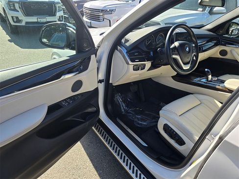 Used 2017 BMW X5 xDrive40e image 18