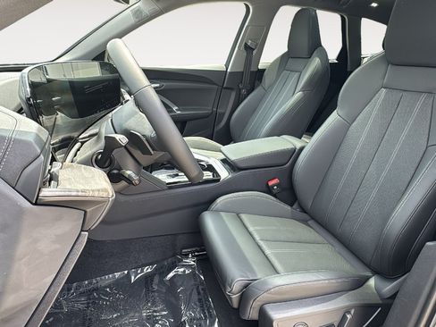 Used 2025 Audi Q5 Premium AWD/4WD image 14