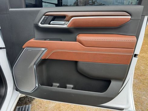 Used 2025 GMC Sierra 2500 Denali Ultimate AWD/4WD image 22