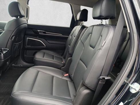Used 2025 Kia Telluride S AWD/4WD image 19
